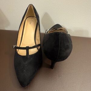 Black High Heel Pumps